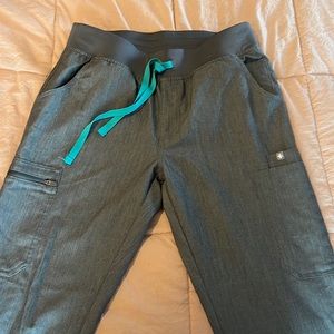 Figs graphite Yola skinny scrub pant with yoga waistband